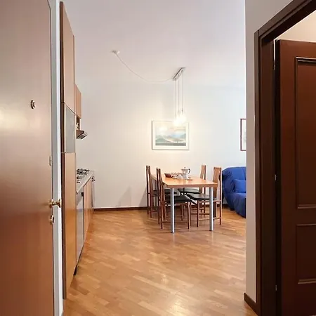 Apartment La Piazzetta - Affitti Brevi Italia Lecco