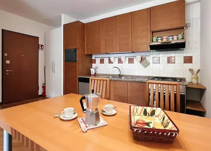 La Piazzetta - Affitti Brevi Italia * Lecco